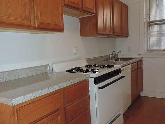 2nd image of 902 Elmwood Ave #8