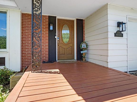 3rd image of N105W21215 Oak LANE