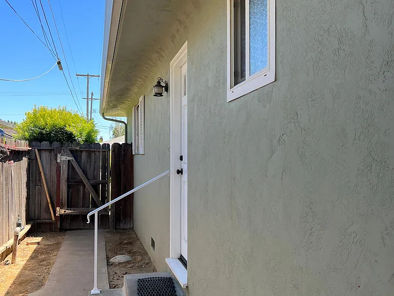 811 W Tokay St — Photo 44