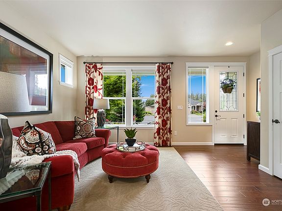 2nd image of 4411 Caddy Lane NE