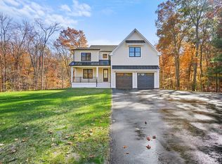 3 Patricia Dr, Seekonk, MA 02771