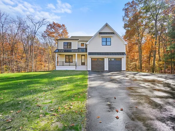 3 Patricia Dr, Seekonk, MA 02771
