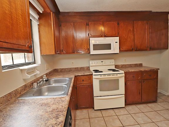 3rd image of 7525 Mountainbrook Dr #B