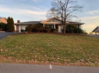 561 Dogwood Dr, Kingsport, TN 37663