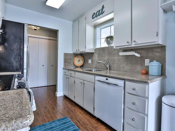3rd image of 456 Laurel Ave
