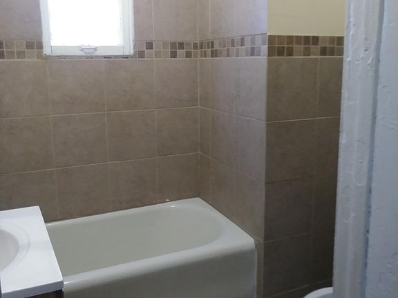 2nd image of 605 10th St