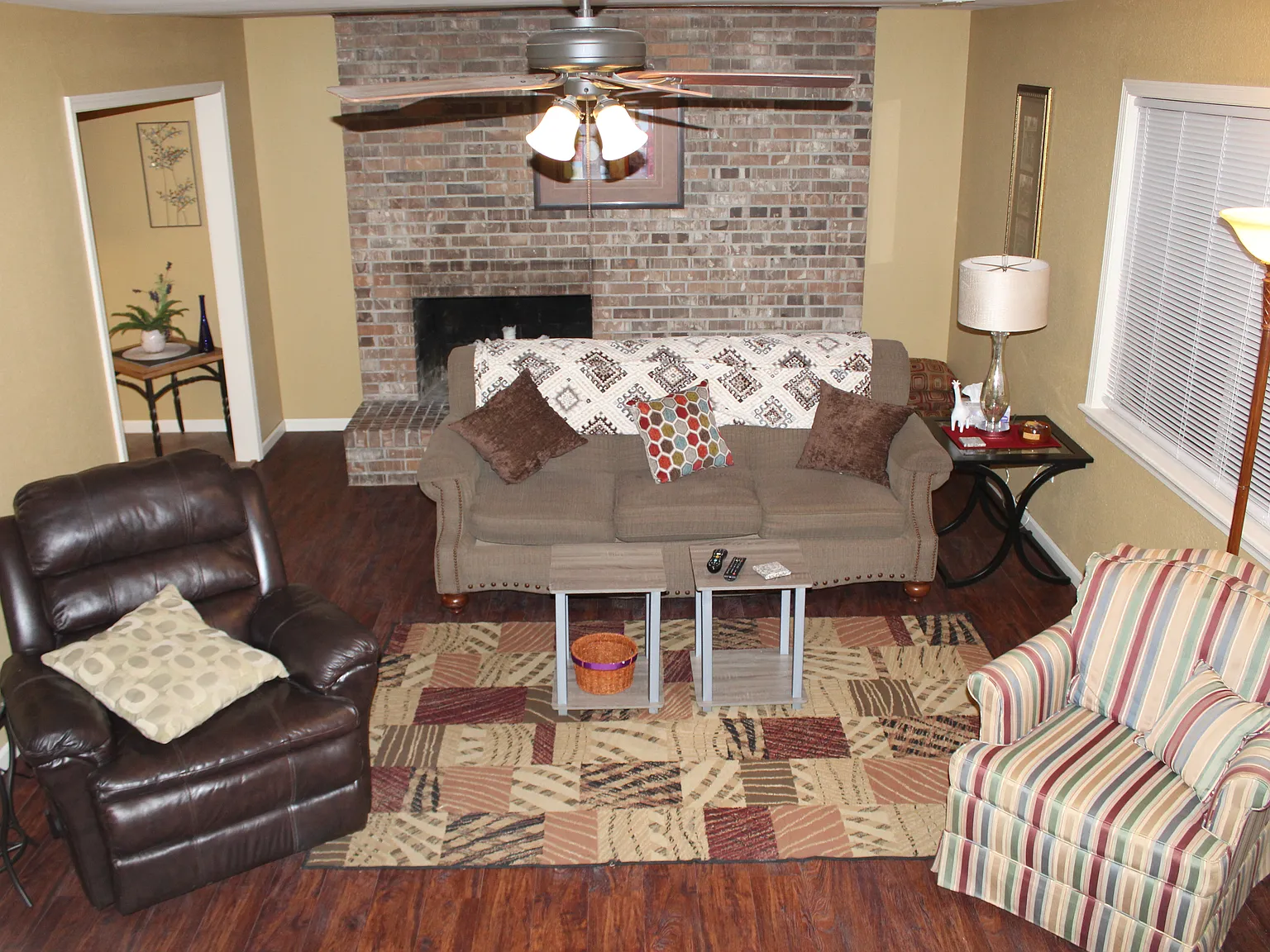4 bed, 1512 sqft, $2,400 — Photo 3