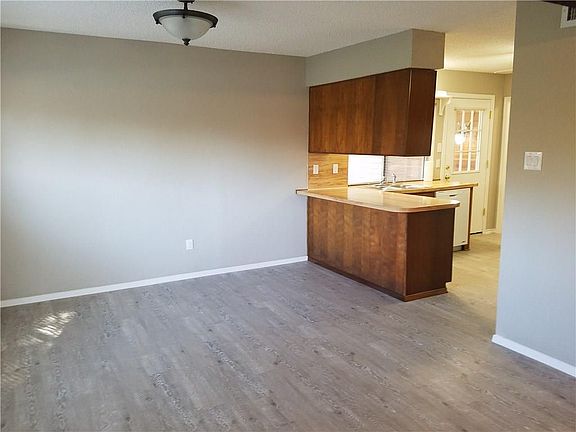 5th image of 761 Holly Oak Dr