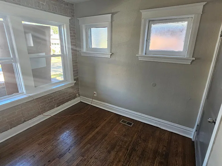 4852 San Francisco Ave — Photo 11