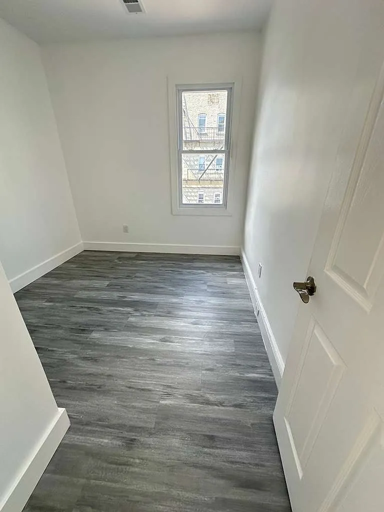 3 bed, $2,500 — Photo 4
