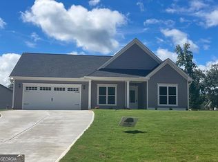 249 N Point Cir, Hartwell, GA 30643