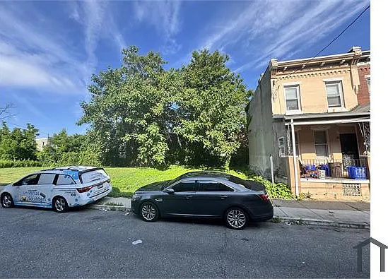 2531 N Dover St — Photo 10