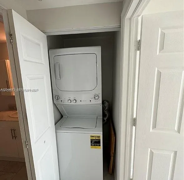 275 NE 18th St #1406 — Photo 10