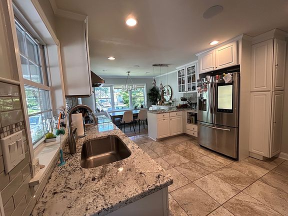 2nd image of 603 Manhattan Ave #1