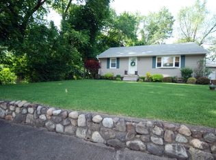 51 Robert St, North Haledon, NJ