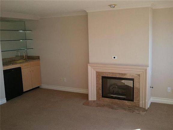 4th image of 939 Coast Blvd Unit 103