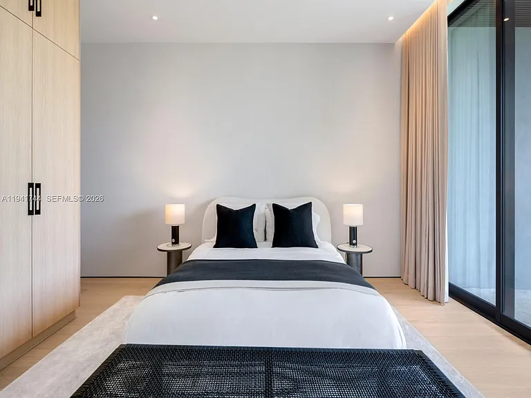 28 W Dilido Dr — Photo 29