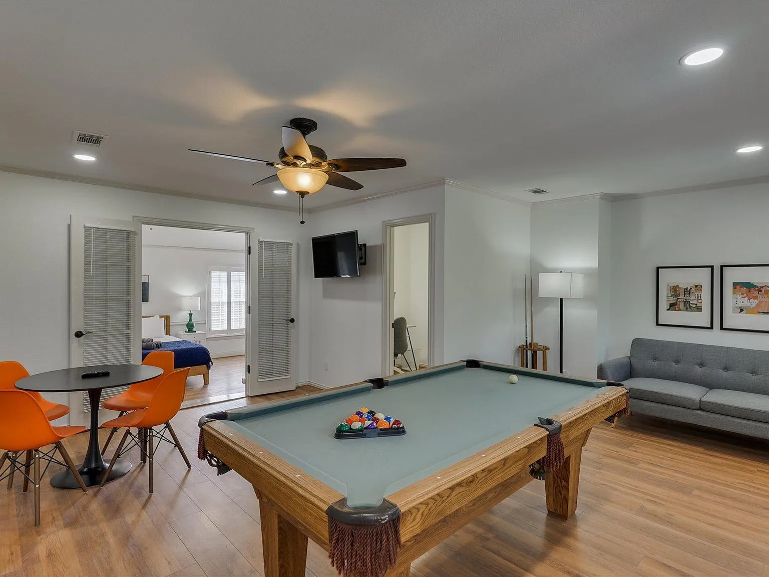 5 bed, 4.5 bath, 3883 sqft, $9,750 — Photo 4