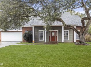 7124 Oakhurst Dr, Ocean Springs, MS 39564
