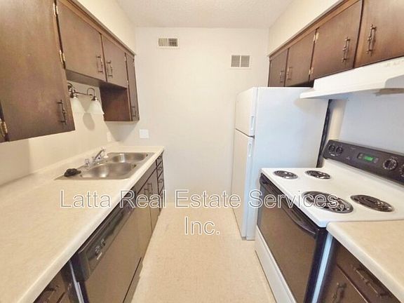 4th image of 12502 E 40th St S APT F