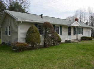 10 Meadowlark Ln, Wynantskill, NY 12198