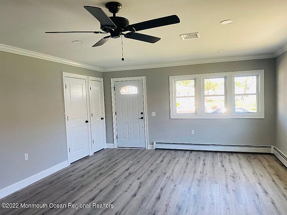 5th image of 41 Chesterfield Ln