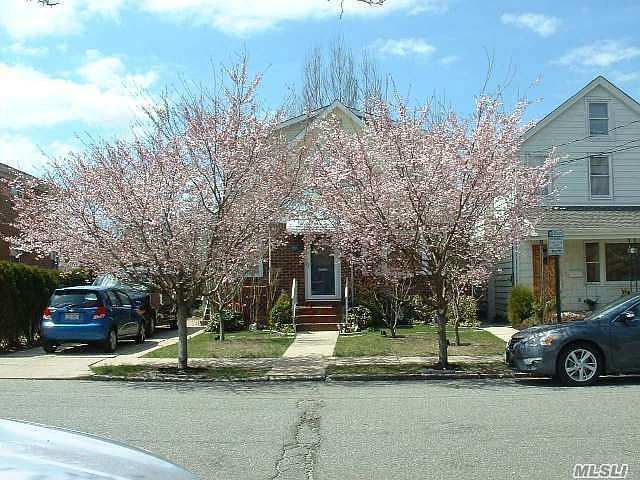 1st image of 206 Willis Ave