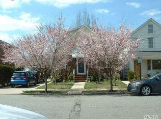 206 Willis Ave, Floral Park, NY 11001