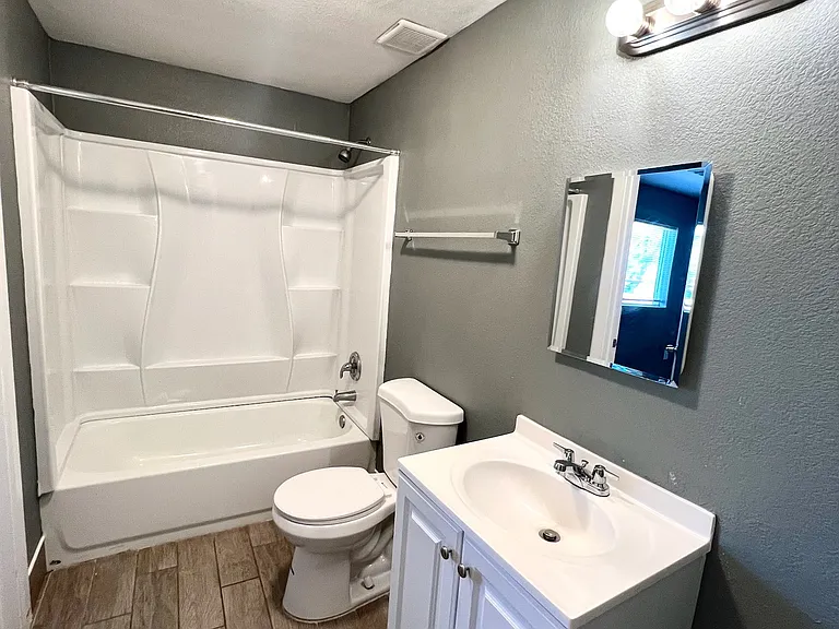 4980 S 17th Ave — Photo 10