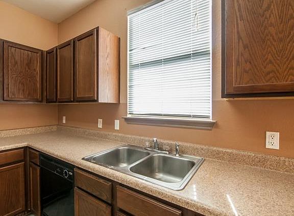5th image of 414 Quail Hollow Dr