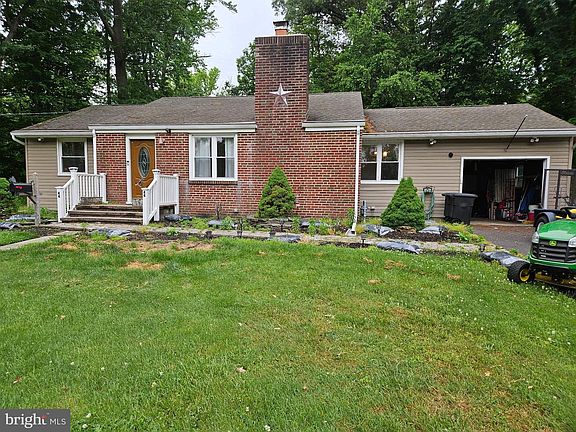 2nd image of 44 Devon Rd