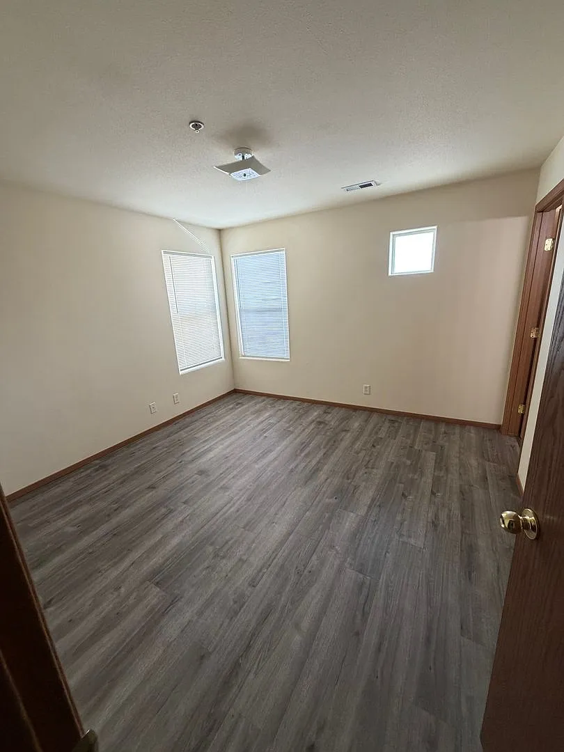 6405 Chapel Hill Blvd — Photo 2