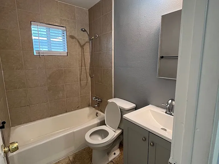 4923 Paula St #2 — Photo 6