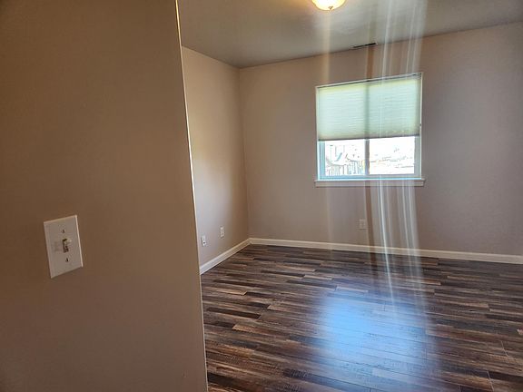 4th image of 1005 Cardinal Dr APT A