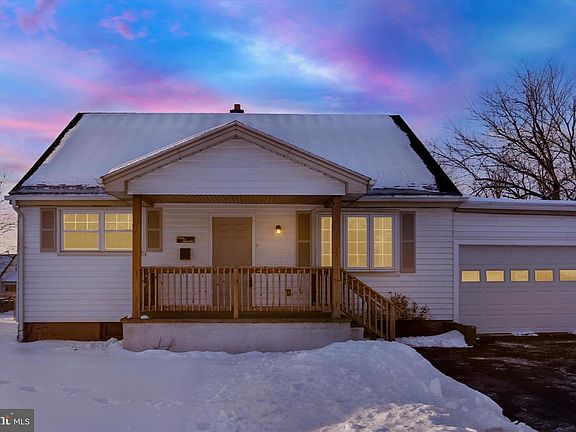 3rd image of 120 Oak Hill Dr