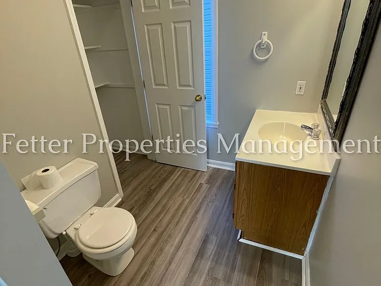2455 W Franklin St — Photo 7