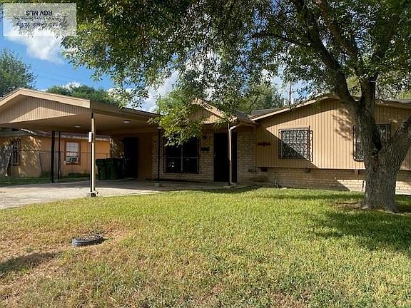 3rd image of 515 Colonial Dr