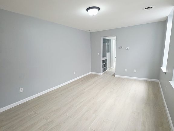 3rd image of 61 Concord St APT 1B