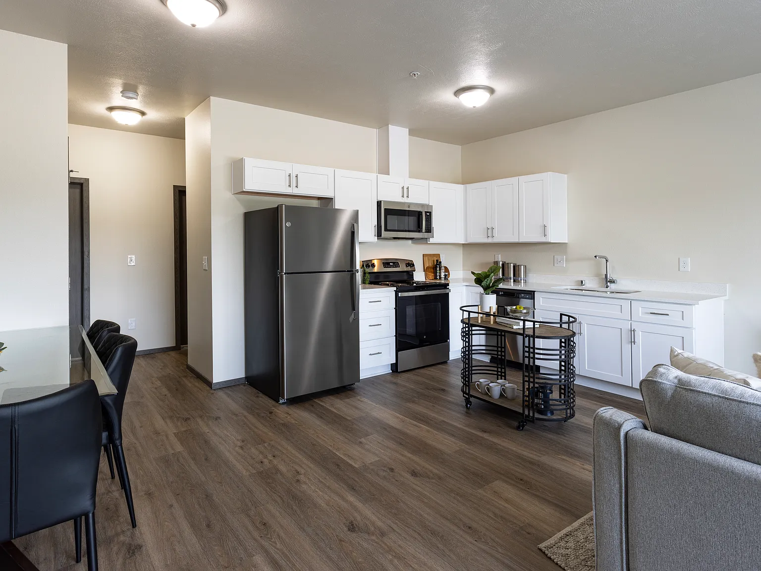 Montgomery Apartments — Photo 2