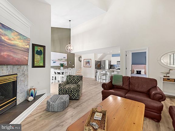 3rd image of 33492 Lakeshore Dr #53019