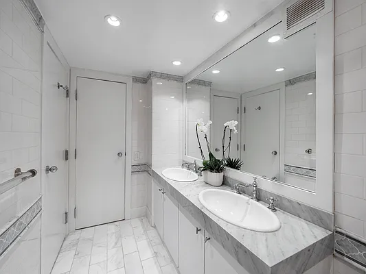 Rented by Douglas Elliman | media 23