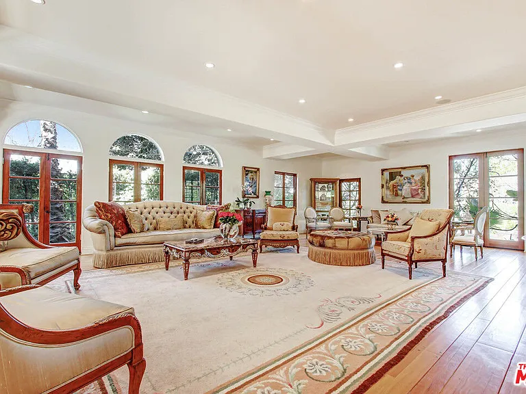 725 N Foothill Rd — Photo 13