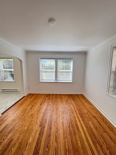 325 Summit Ave E #6 Photo 1