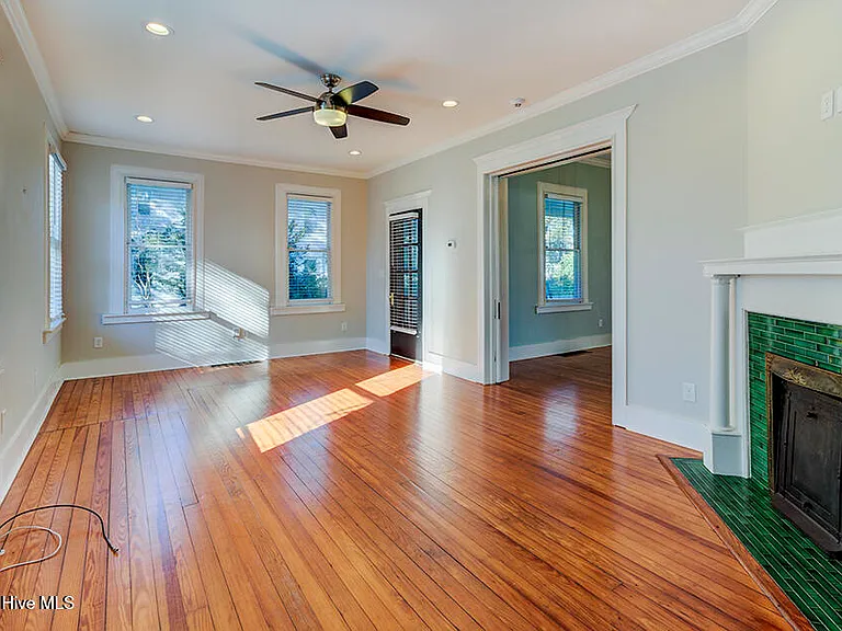 1812 Market St — Photo 40