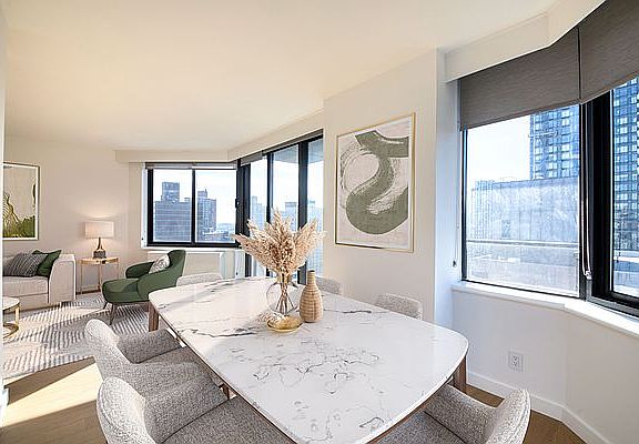 3rd image of 301 E 94th St #7B