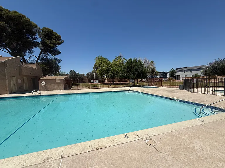 4272 Hampshire Green Ct — Photo 11