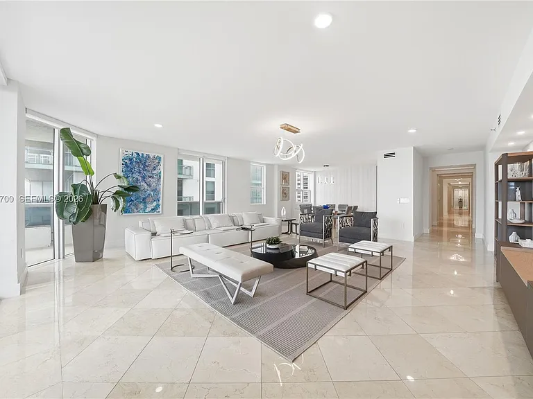 5801 Collins Ave #700 — Photo 4