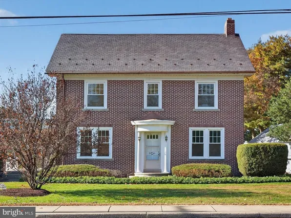 1212 W Main St, Ephrata, PA 17522