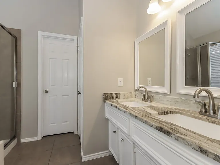 15823 Scenic Water Dr — Photo 9