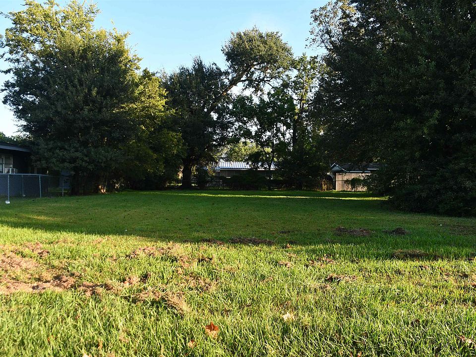 2nd image of 1609 Meadow Dr